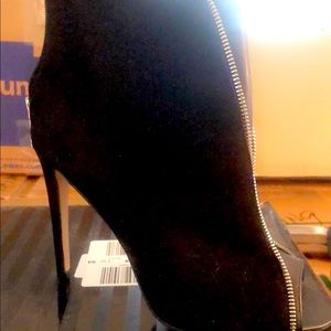 Woman’s like new pumps!!